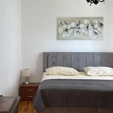 Apartment In With House Sea View
